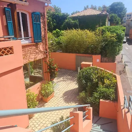 Les Lauriers Hotel 3*