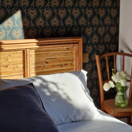 Les Lauriers Готель Сен-Тропе