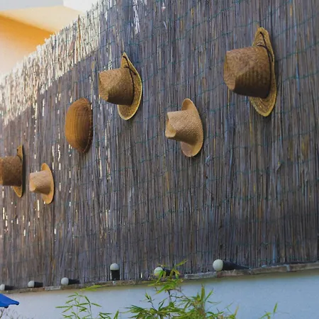 Готель Les Lauriers 3*