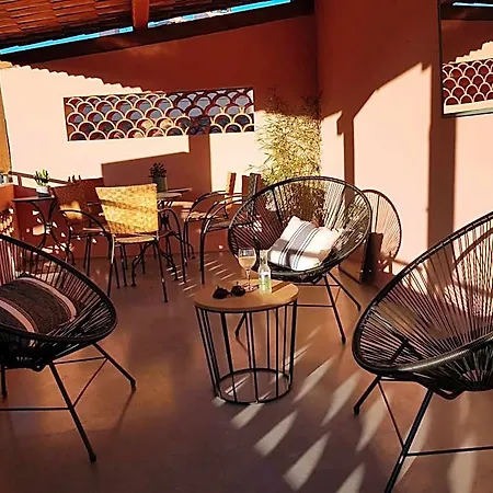 Les Lauriers Hotel