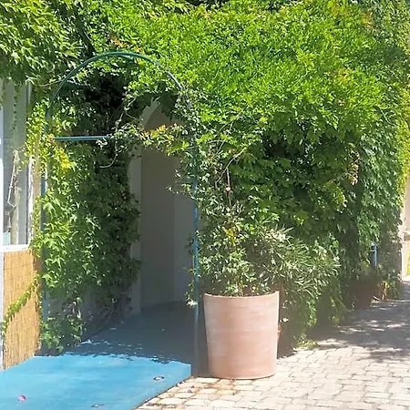 Les Lauriers Hotel