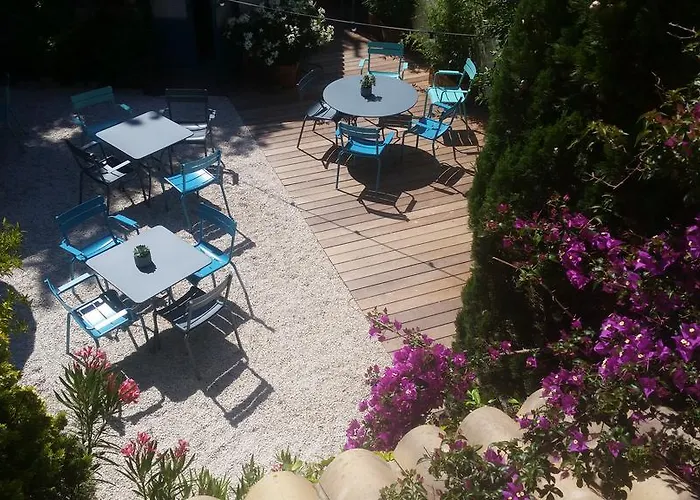 Les Lauriers Hotel 3*